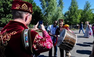 Football fans dip in Russia's local culture