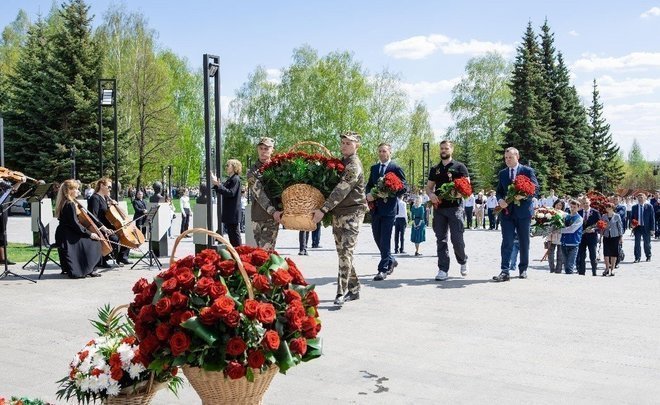 NKNK petrochemists congratulate veterans on 76th anniversary of victory in Great Patriotic War