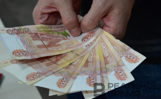 Salary level in Tatarstan turn out to be highest in Volga Region, but far from Russian one