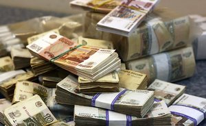 ''Atypical outflow'': Russians withdraw deposits at a half a trillion rubles from Russian banks