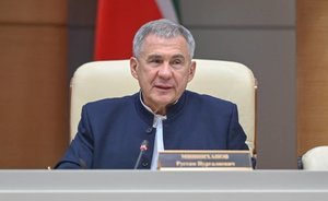 Rustam Minnikhanov invites academicians to KAMAZ and Tatneft
