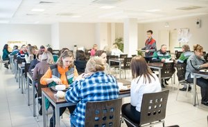 Сардэчна запрашаем*!: employees of TAIF-NK JSC's canteen organise a surprise on their professional holiday