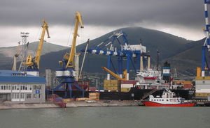Russia resorts to ship-to-ship transfer to deal with increased grain export
