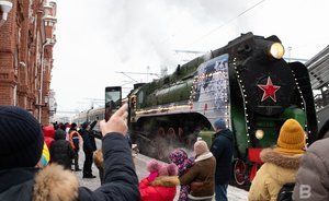 Father Frost is here: how train from Veliky Ustyug was welcomed at Kazan station