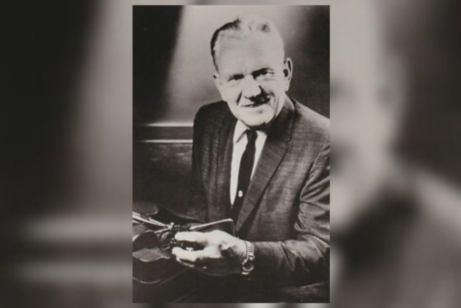 Meindert De Jong: “I write children's books… and I don't go hungry”