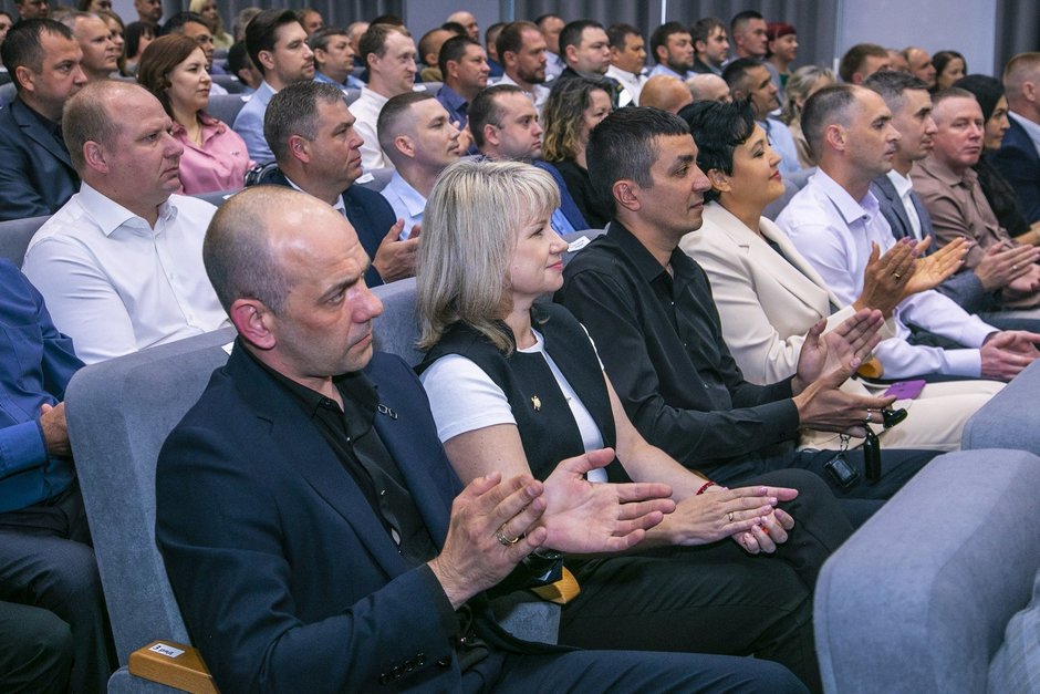 “The success of the enterprise depends on your labor, professionalism, and unity”