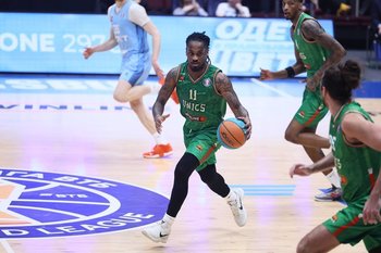 Poor three-point shooting let UNICS down during the semi-final away games in St. Petersburg