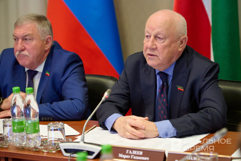 If the key rate is lowered, money will leave banks and fuel inflation